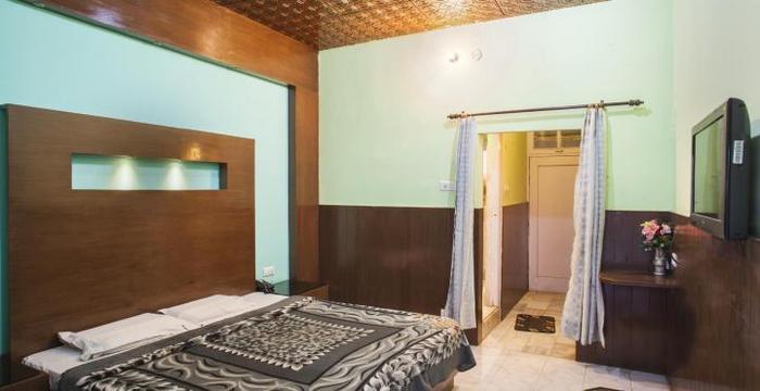 Hotel Monal